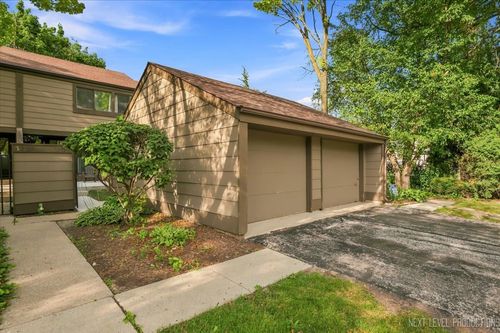c-175 Glengarry Dr, Geneva, IL, 60134-3808 | Card Image