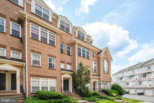 9511 Walker Way, MANASSAS PARK, VA, 20111-3085 | Card Image