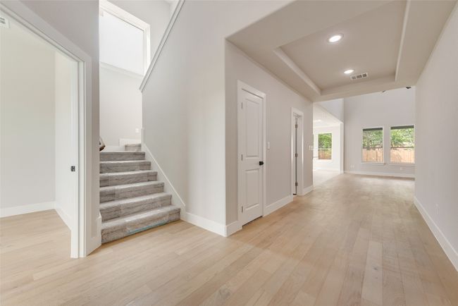 2 story entry | Image 4