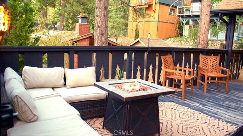 33020 Arrowbear Dr, Running Springs, CA, 92382-7420 | Card Image