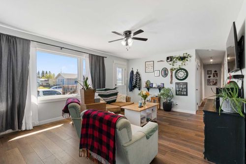 4852 51 Ave, Eckville, AB, T0M0X0 | Card Image