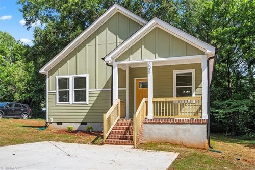 504 Fayetteville Ave, Statesville, NC, 28677-7154 | Card Image