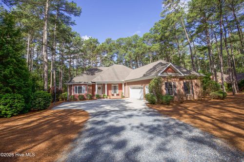 16 Montrose Ct, Pinehurst, NC, 28374-9783 | Card Image
