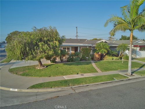6091 Dundee Dr, Huntington Beach, CA, 92647 | Card Image