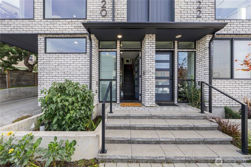 4020 Beach Dr Sw, Seattle, WA, 98116-3524 | Card Image