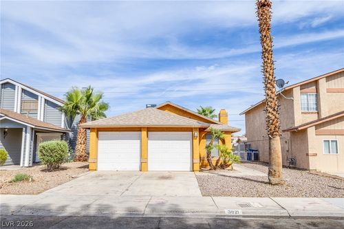 3821 Summer Breeze Cir, Las Vegas, NV, 89108-5464 | Card Image