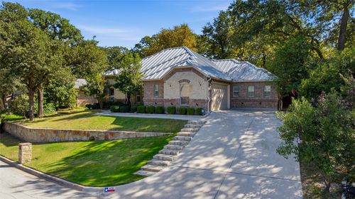 428 Lake Terrace Dr, Azle, TX, 76020-4117 | Card Image