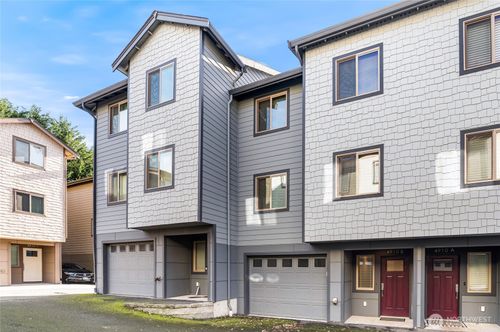 b-4910 S Willow St, Seattle, WA, 98118-3645 | Card Image