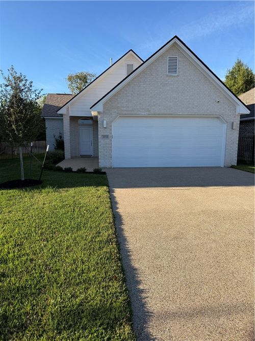 3533 Leesburg Path, Bryan, TX, 77808-1441 | Card Image