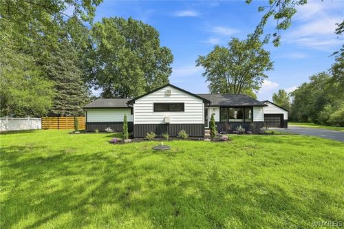 6921 Bear Ridge Rd, North Tonawanda, NY, 14120-9518 | Card Image