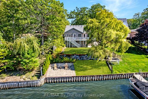 1902 River Rd W, Wasaga Beach, ON, L9Z2W2 | Card Image
