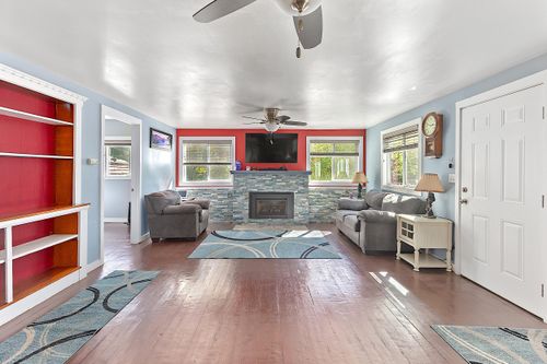 24131 Redwood Hwy, Kerby, OR, 97531-9725 | Card Image