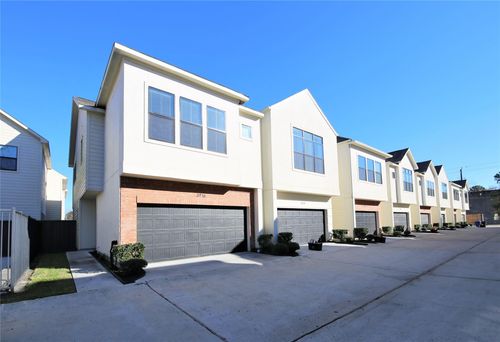 3916 Tulane Oak Dr, Houston, TX, 77018-0004 | Card Image