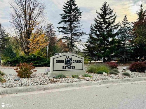 1381 Deer Creek Trl, Grand Blanc, MI, 48439-9290 | Card Image