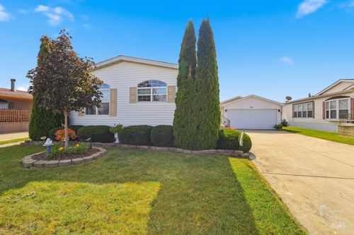 854 Aspen Dr, Manteno, IL, 60950-5007 | Card Image