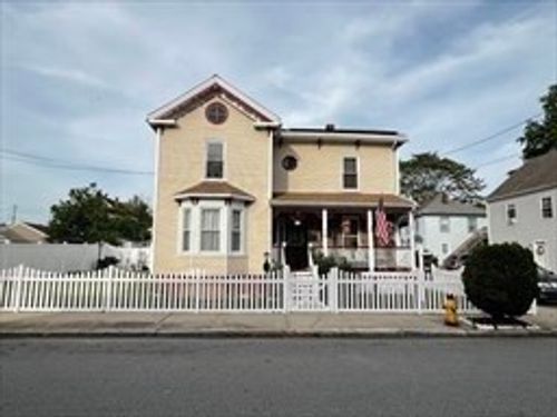 8 Ford St, Haverhill, MA, 01832-5314 | Card Image