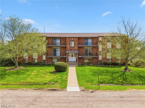 5240 Emil Ave Sw, Navarre, OH, 44662-9162 | Card Image