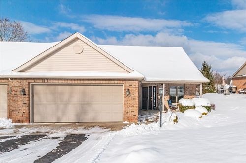 138 Abbey Rd, New Castle, PA, 16105-1022 | Card Image