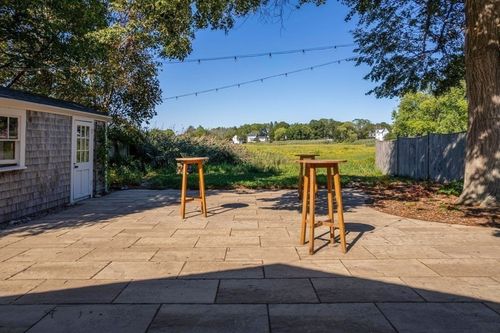 162 Main St, Essex, MA, 01929-1304 | Card Image