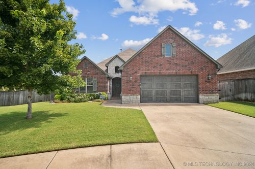 10709 S Sycamore Street, Jenks, OK, 74037 | Card Image