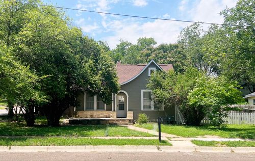 207 W 5th St, Lampasas, TX, 76550-3113 | Card Image