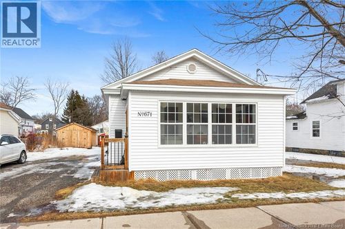 671 Mcleod Ave, Fredericton, NB, E3B1V4 | Card Image