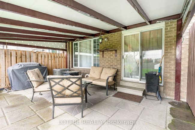 134 Royal Salisbury Way, House attached with 3 bedrooms, 2 bathrooms and 2 parking in Brampton ON | Image 24