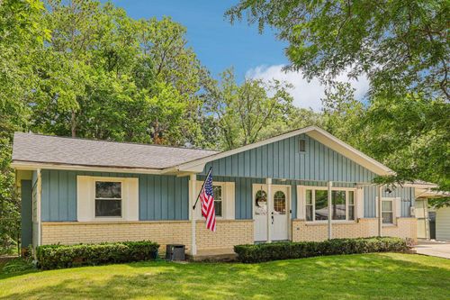 624 Hill St, Baraboo, WI, 53913-1020 | Card Image