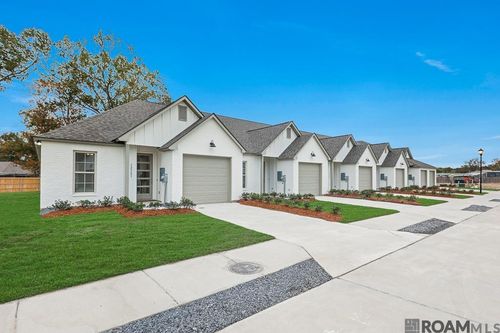 13721 Rivanna Ln, Baton Rouge, LA, 70817-5137 | Card Image