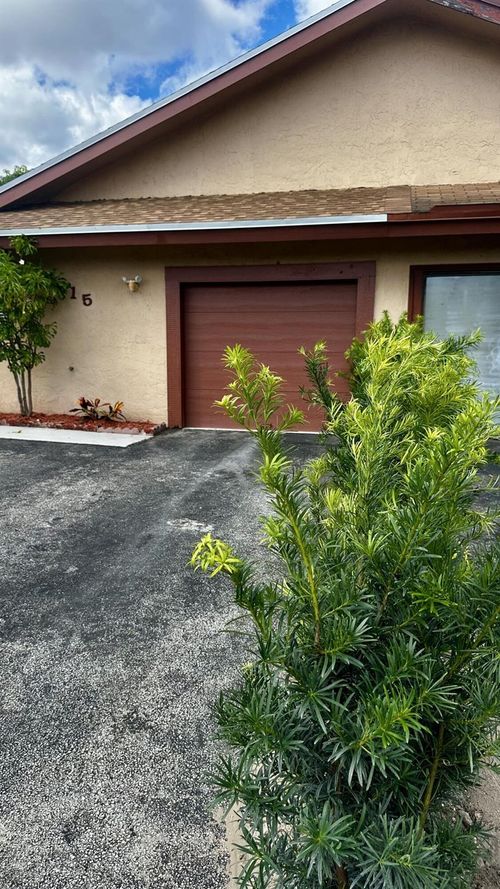 6515 Harbour Rd, North Lauderdale, FL, 33068-3841 | Card Image