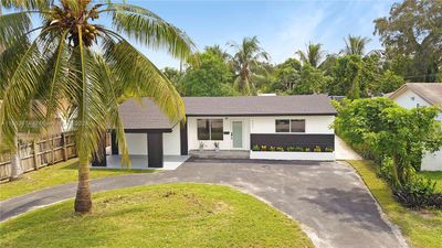 350 Ne 161st St, House other with 4 bedrooms, 2 bathrooms and null parking in Miami FL | Image 2