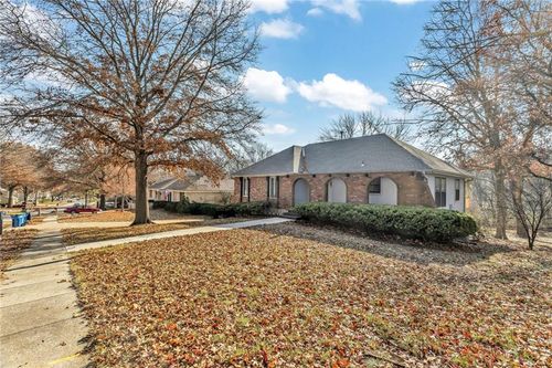 1007 Wyckwood Dr, Liberty, MO, 64068-3322 | Card Image