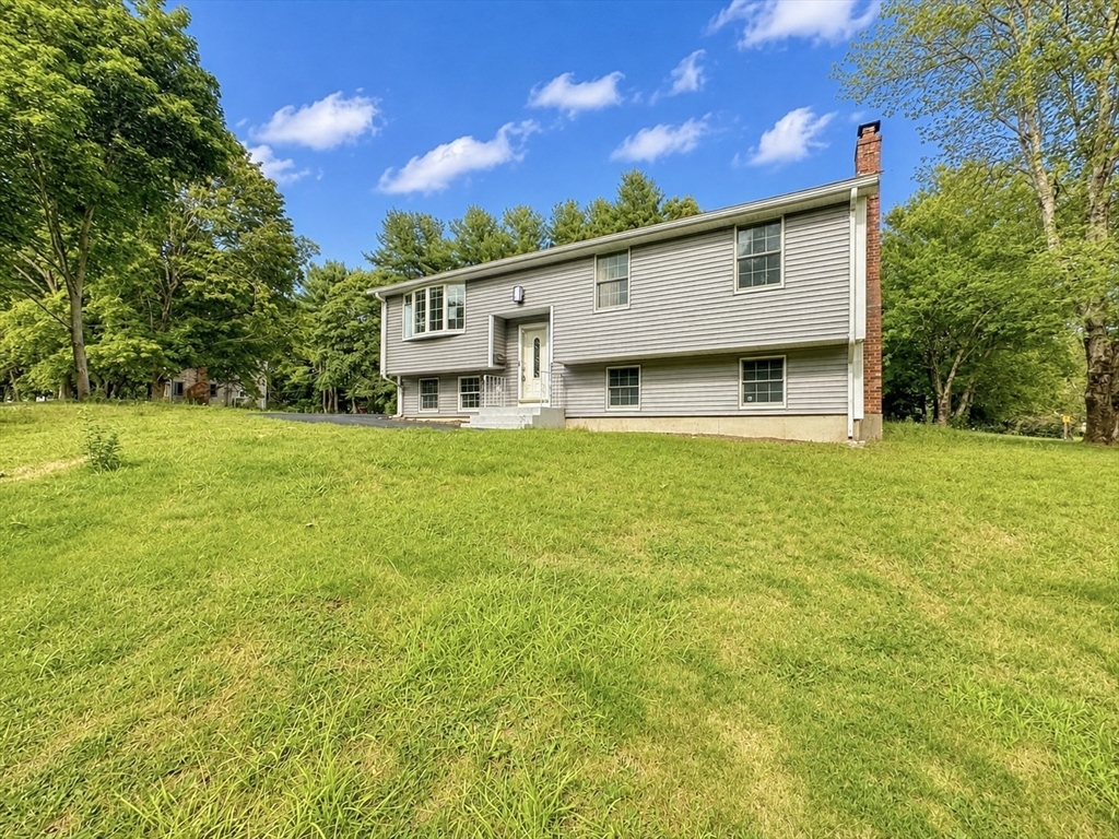 Residential Lease in Foxboro 2
