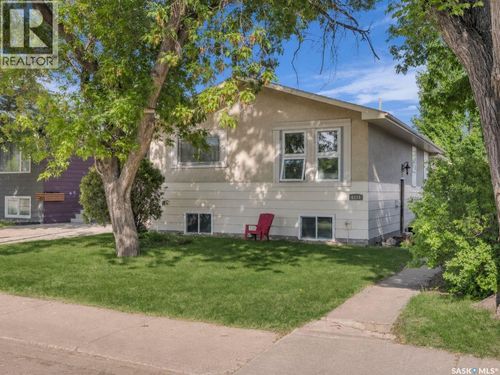 1534 9th Ave N, Saskatoon, SK, S7K2Z7 | Card Image