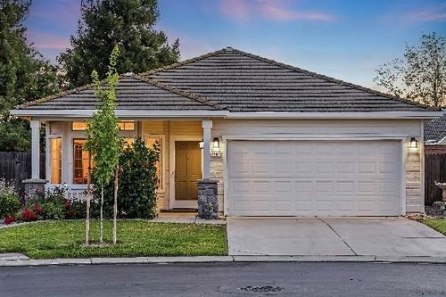 3201 Spring Crest Dr, Turlock, CA, 95382-9716 | Card Image
