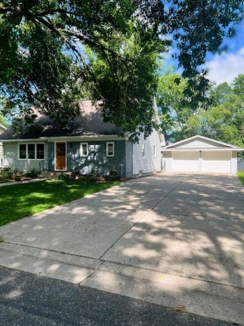 1013 17th St Sw, Willmar, MN, 56201-2839 | Card Image