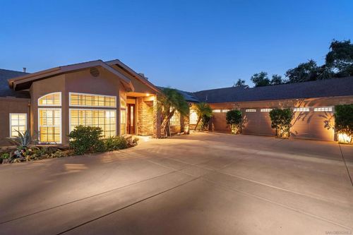 1695 Grove Rd, El Cajon, CA, 92020-7829 | Card Image