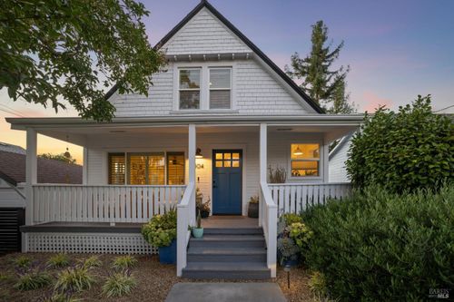 304 West St, Petaluma, CA, 94952-2137 | Card Image