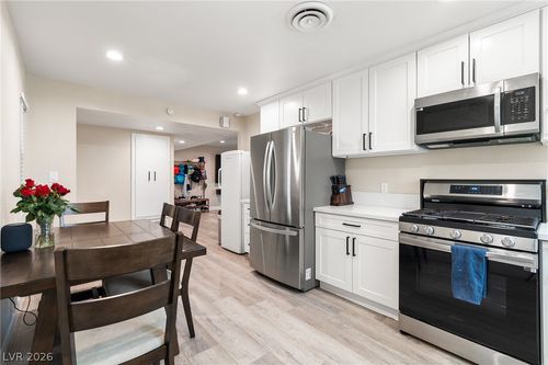 608 Mcdermit St, Las Vegas, NV, 89107-1721 | Card Image