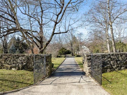 15 Archer Rd, Harrison, NY, 10528-1103 | Card Image