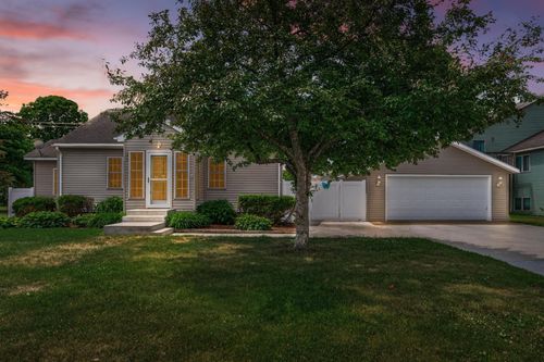 373 Locust St S, Prescott, WI, 54021-1628 | Card Image