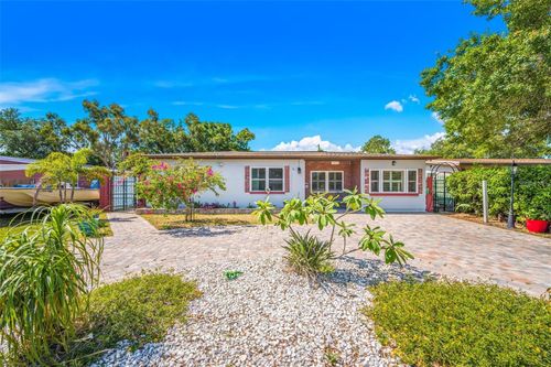 1572 77th Ave N, St Petersburg, FL, 33702-5130 | Card Image