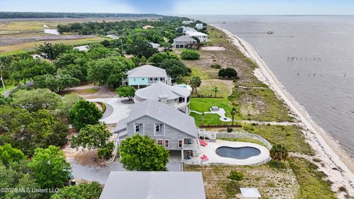 7613 Belle Fontaine Dr, Ocean Springs, MS, 39564-8490 | Card Image