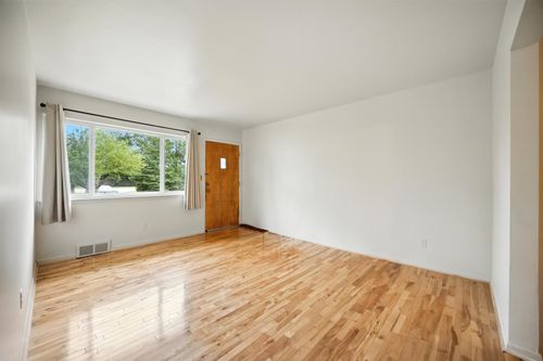 38351 Dequindre Rd, Troy, MI, 48083-5765 | Card Image