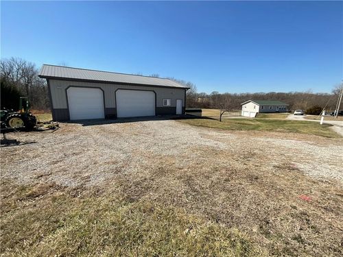 7250 Se Bobby Rd, Cameron, MO, 64429-2611 | Card Image