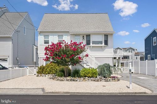 1266 Paul Blvd, Manahawkin, NJ, 08050-4131 | Card Image