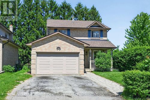82 Braeheid Ave, Waterdown, ON, L8B0C6 | Card Image