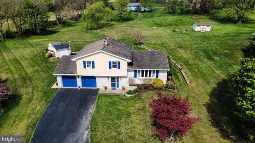 379 Valley Hi Ct, WALNUTPORT, PA, 18088-9655 | Card Image