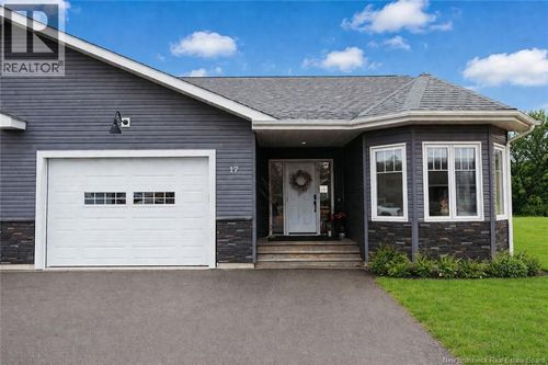 17 Nightingale Crt, Florenceville Bristol, NB, E7L0C6 | Card Image