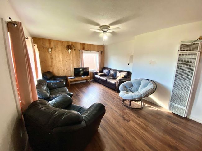 427 26 Street, Home with 2 bedrooms, 1 bathrooms and null parking in Fort Macleod AB | Image 2
